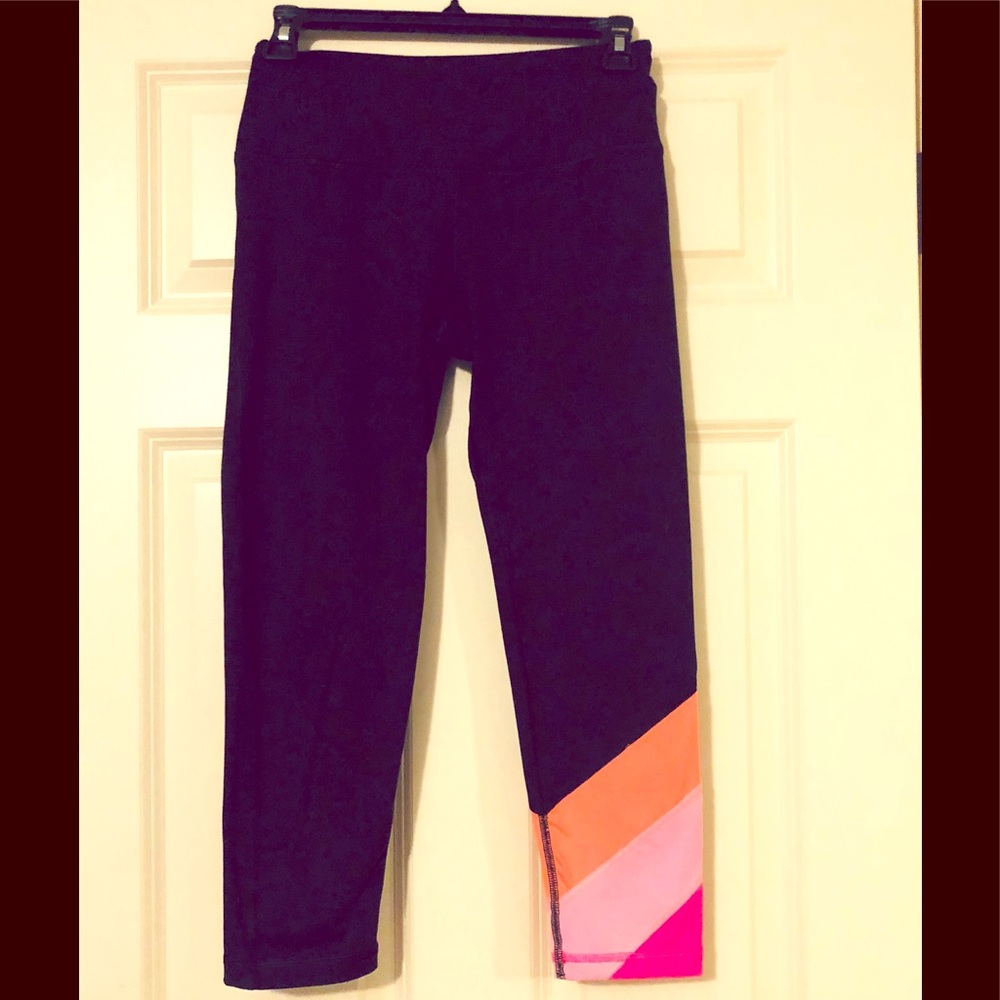 Victoria’s Secret Knockout capri legging